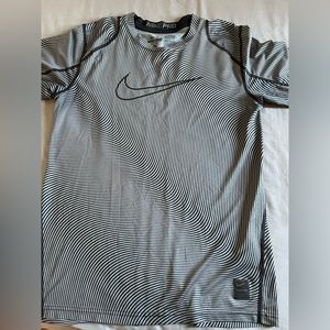 Kids Nike Pro Dri Fit Training Short Sleeve T-Shirt Grey And Black Lines Sz XL